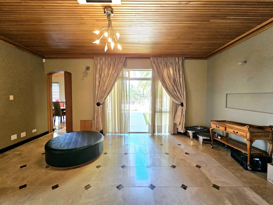 8 Bedroom Property for Sale in Waverley Free State